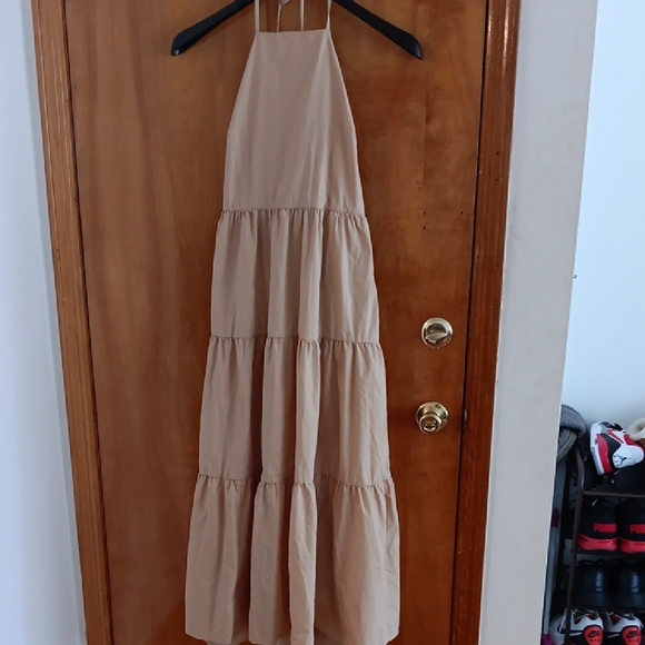 GAP Dresses & Skirts - GAP Cream Tan Tiered Halter Maxi Dress